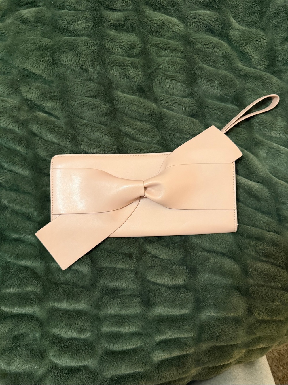 Women's Bow-Accent Wristlet Clutch in Light Pink